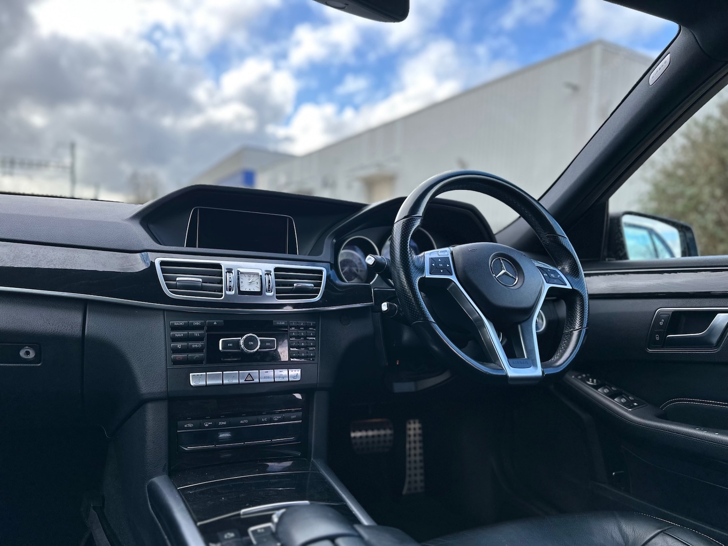 Used Mercedes-Benz E Class 2013 for sale - 77558702: Photo 18