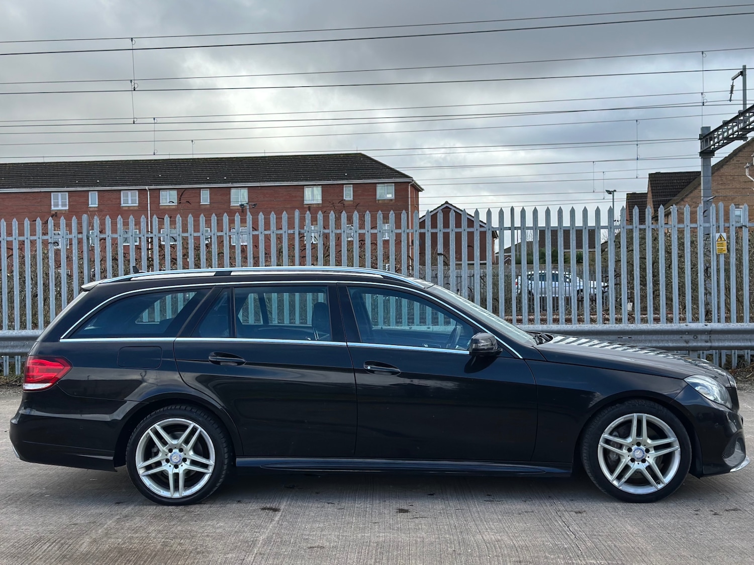 Used Mercedes-Benz E Class 2013 for sale - 77558702: Photo 9