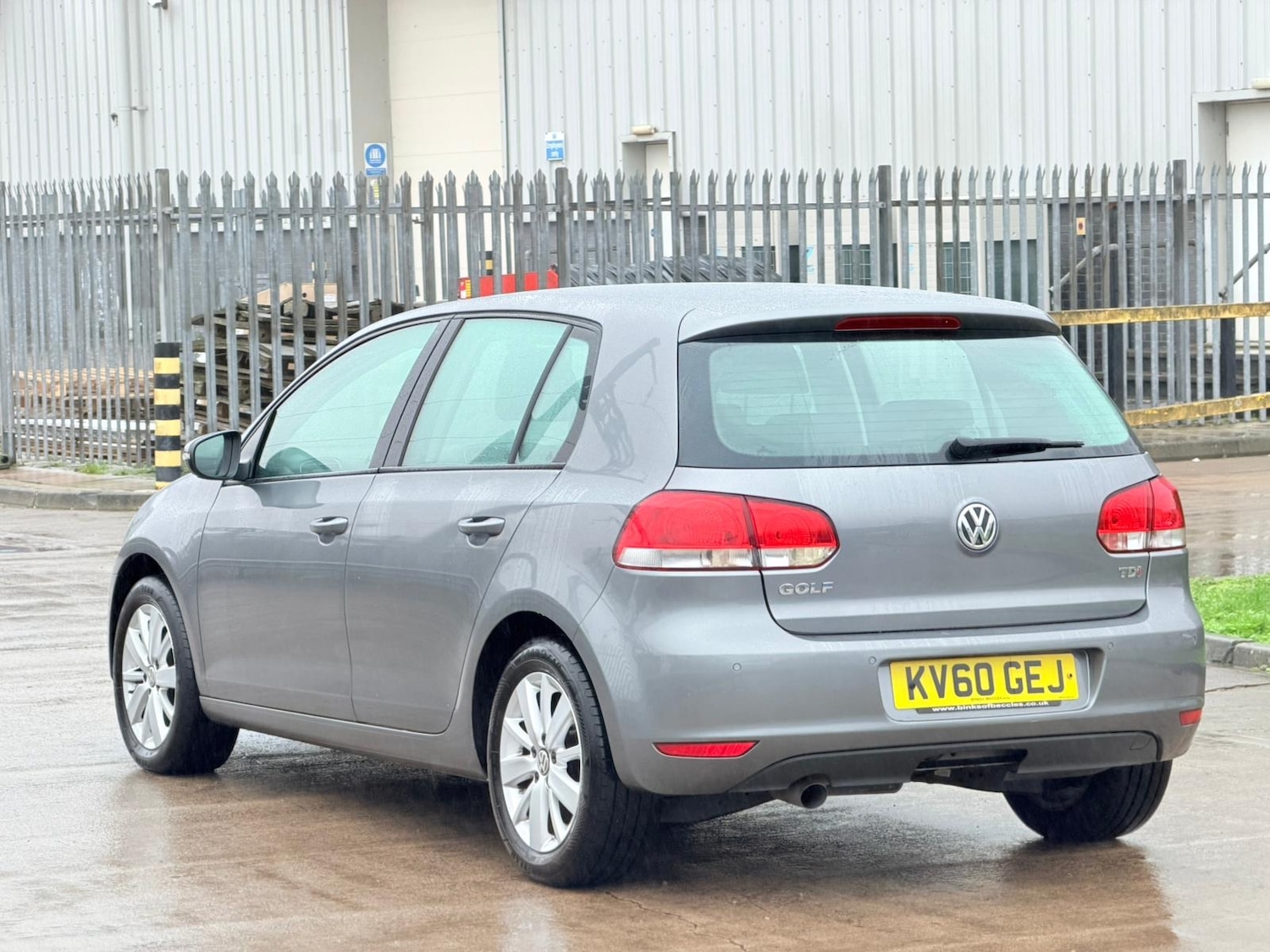 Used Volkswagen Golf 2010 for sale - 76785310: Photo 5