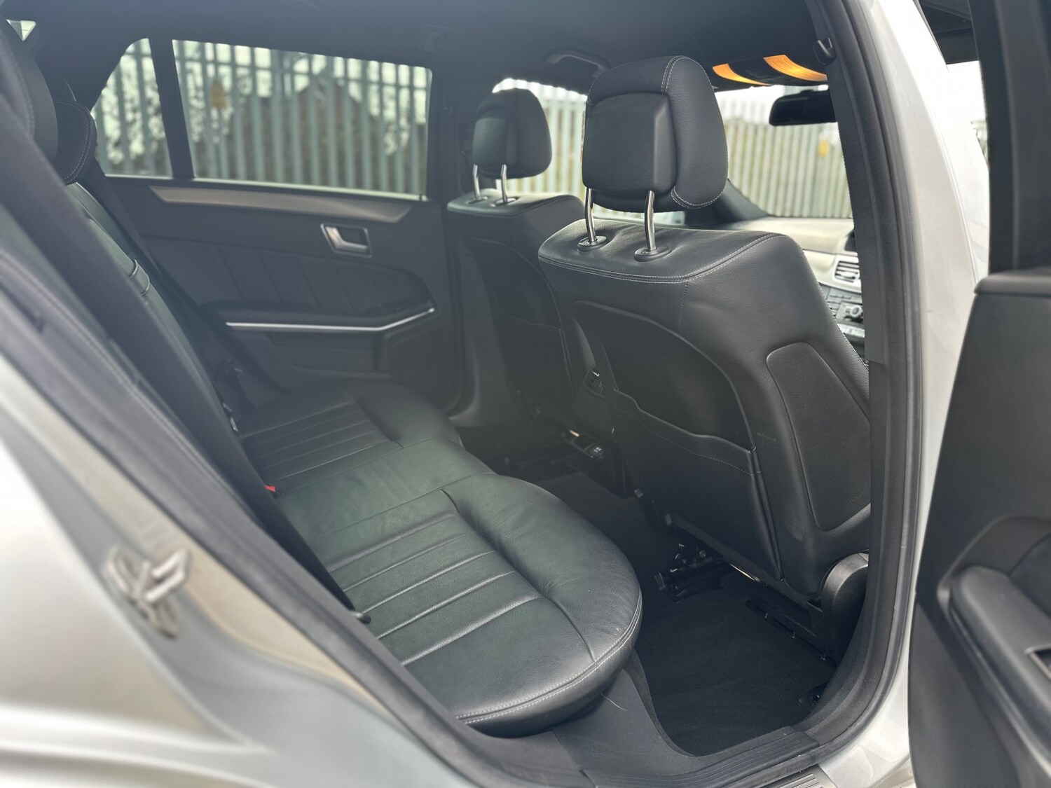 Used Mercedes-Benz E Class 2014 for sale - 77891703: Photo 11