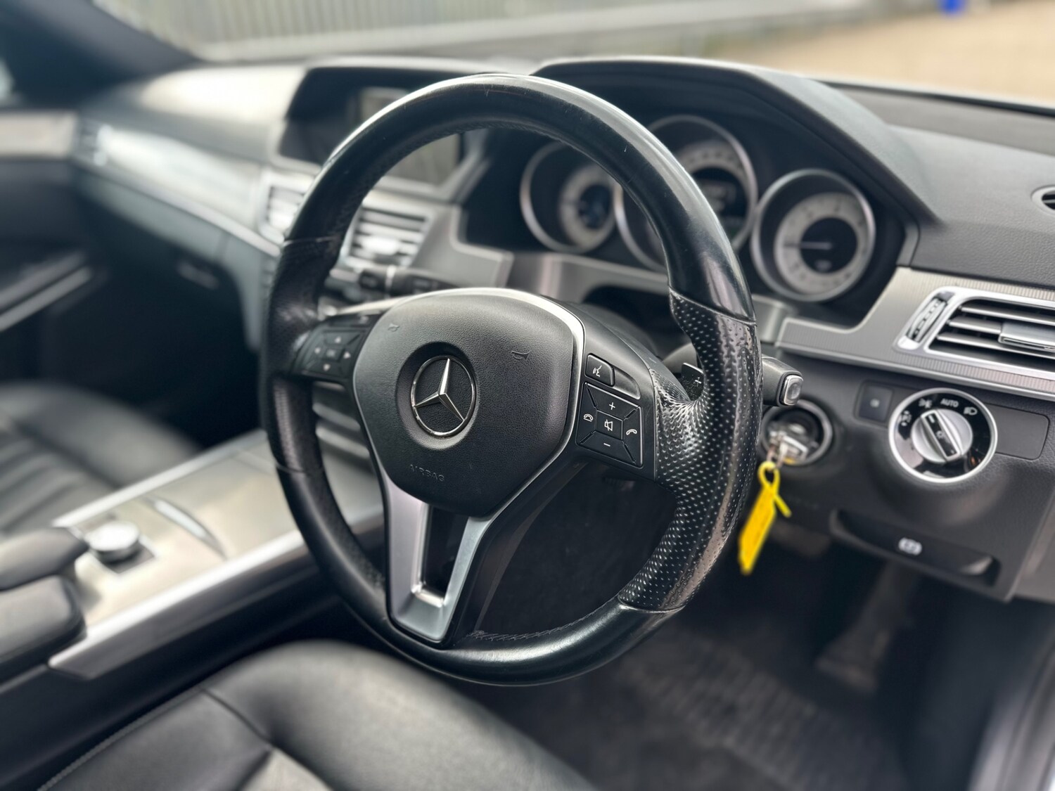 Used Mercedes-Benz E Class 2014 for sale - 77891703: Photo 14