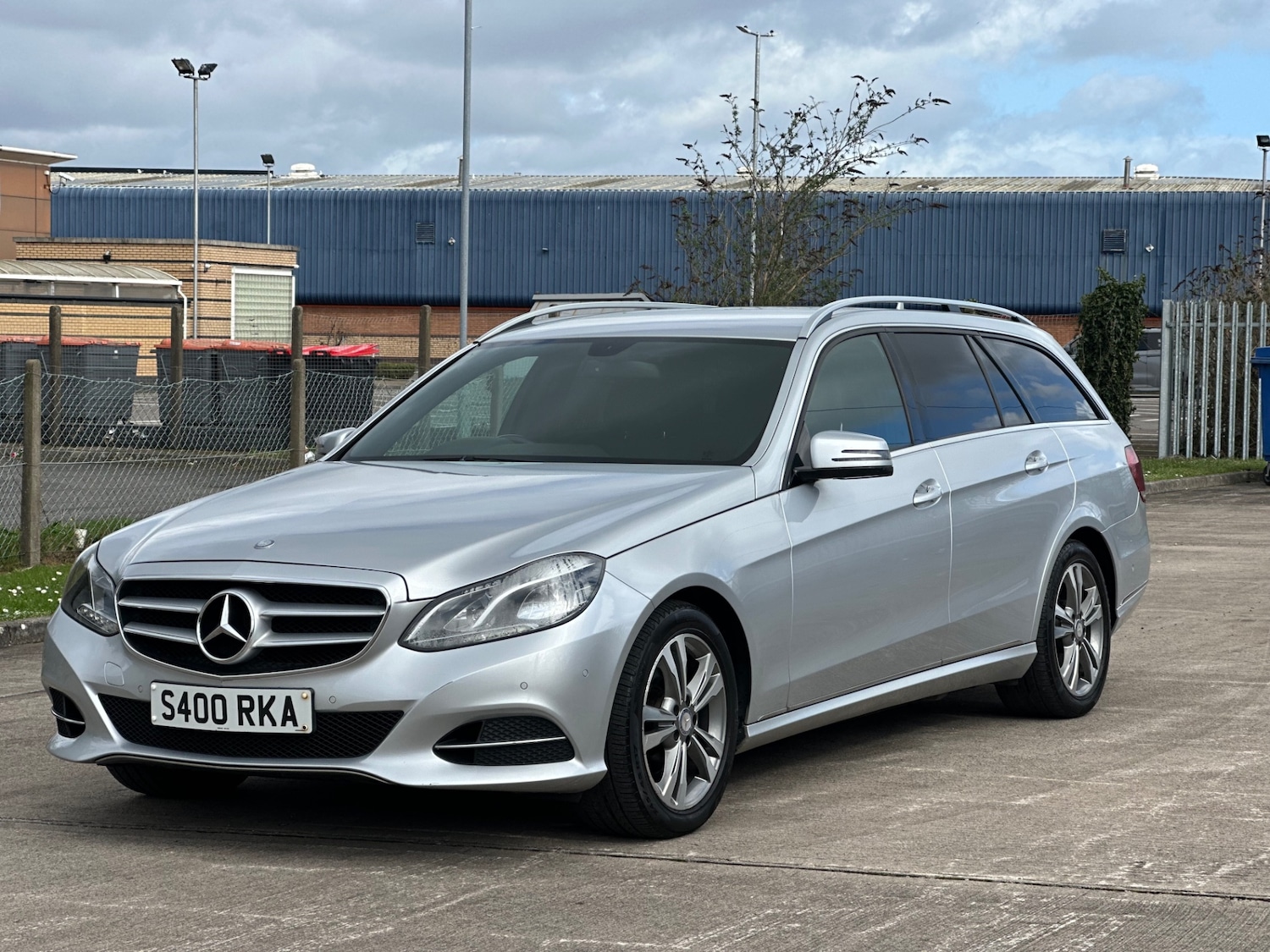 Used Mercedes-Benz E Class 2014 for sale - 77891703: Photo 4
