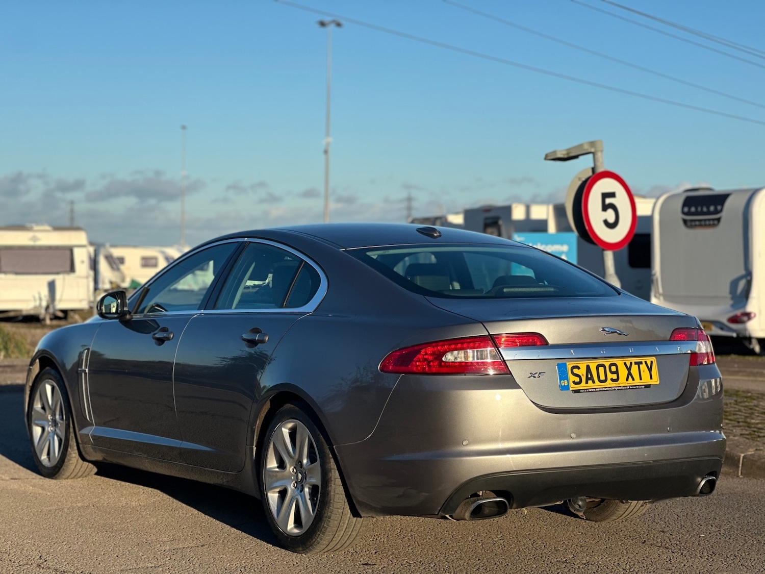 Used Jaguar XF 2009 for sale - 76673046: Photo 5