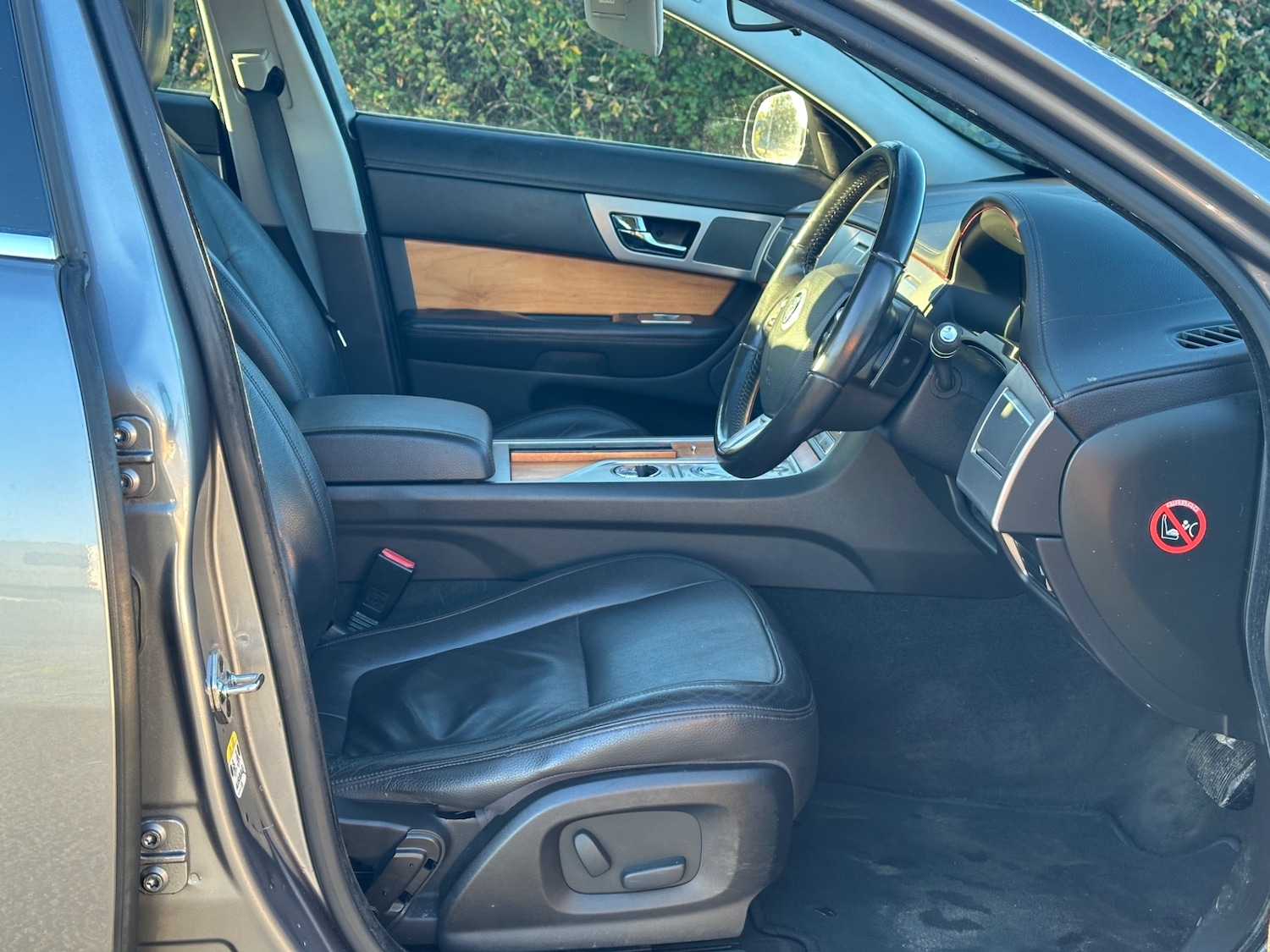 Used Jaguar XF 2009 for sale - 76673046: Photo 9