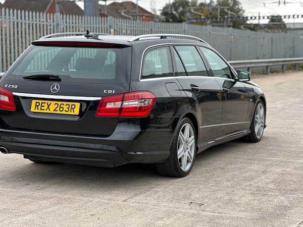 Used Mercedes-Benz E-Class 2012 for sale - 76224250: Photo 9