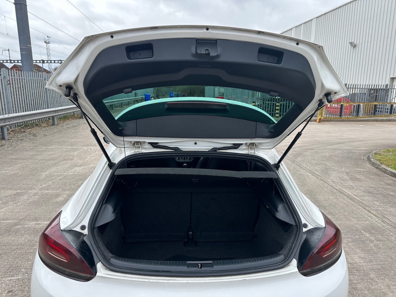 Used Volkswagen Scirocco 2013 for sale - 77678756: Photo 7