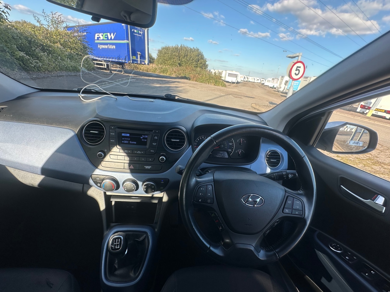 Used Hyundai i10 2014 for sale - 76113294: Photo 10