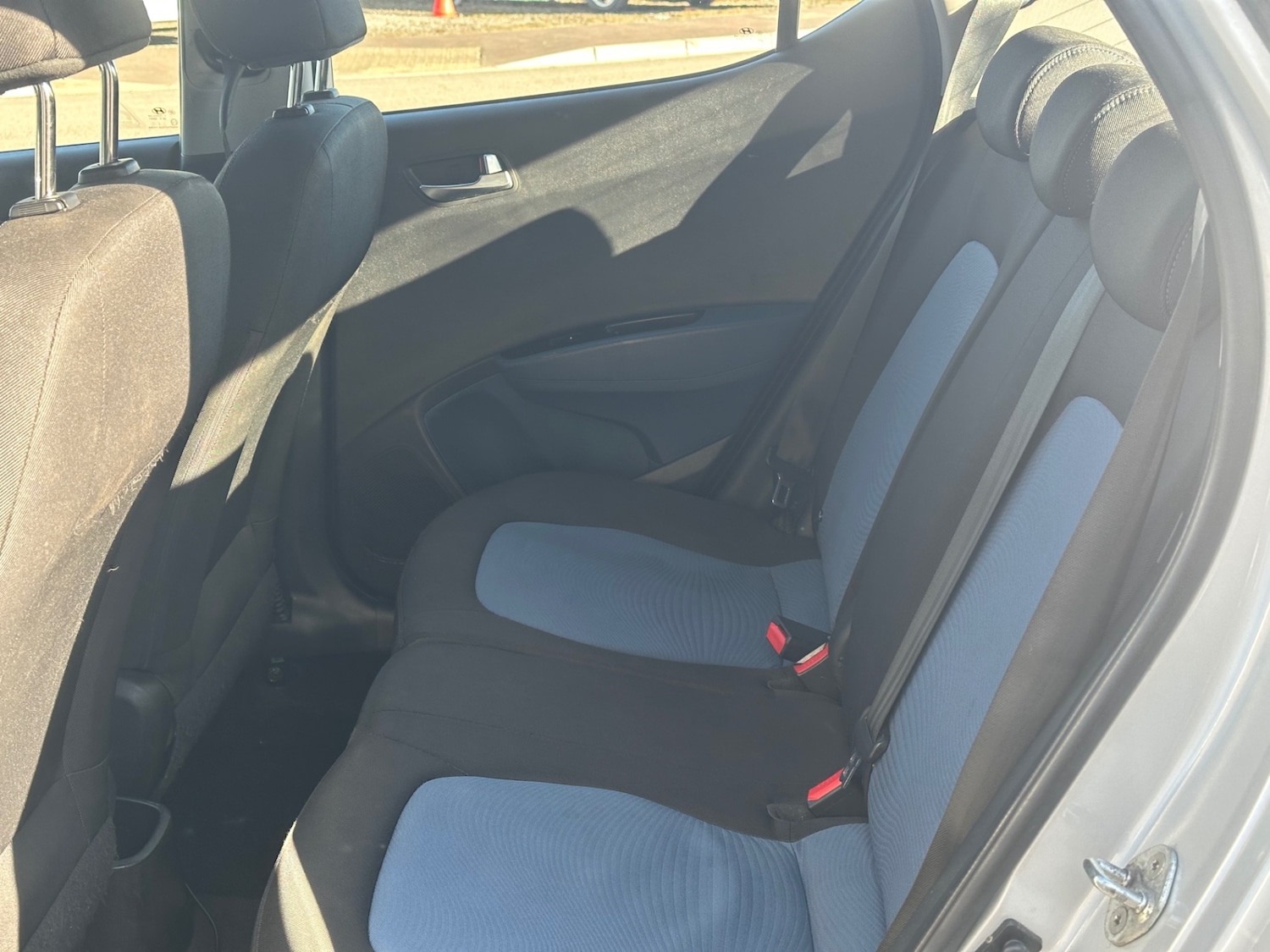 Used Hyundai i10 2014 for sale - 76113294: Photo 9