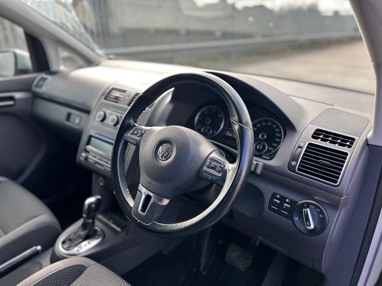 Used Volkswagen Touran 2011 for sale - 77712826: Photo 10