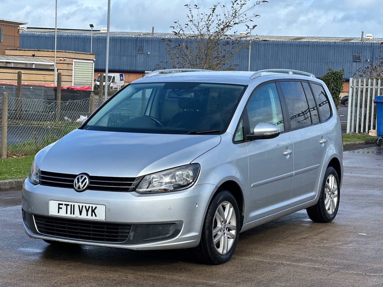 Used Volkswagen Touran 2011 for sale - 77712826: Photo 3