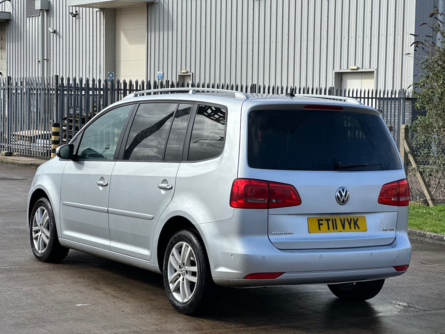 Used Volkswagen Touran 2011 for sale - 77712826: Photo 4