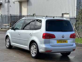 Used Volkswagen Touran 2011 for sale - 77712826: Photo