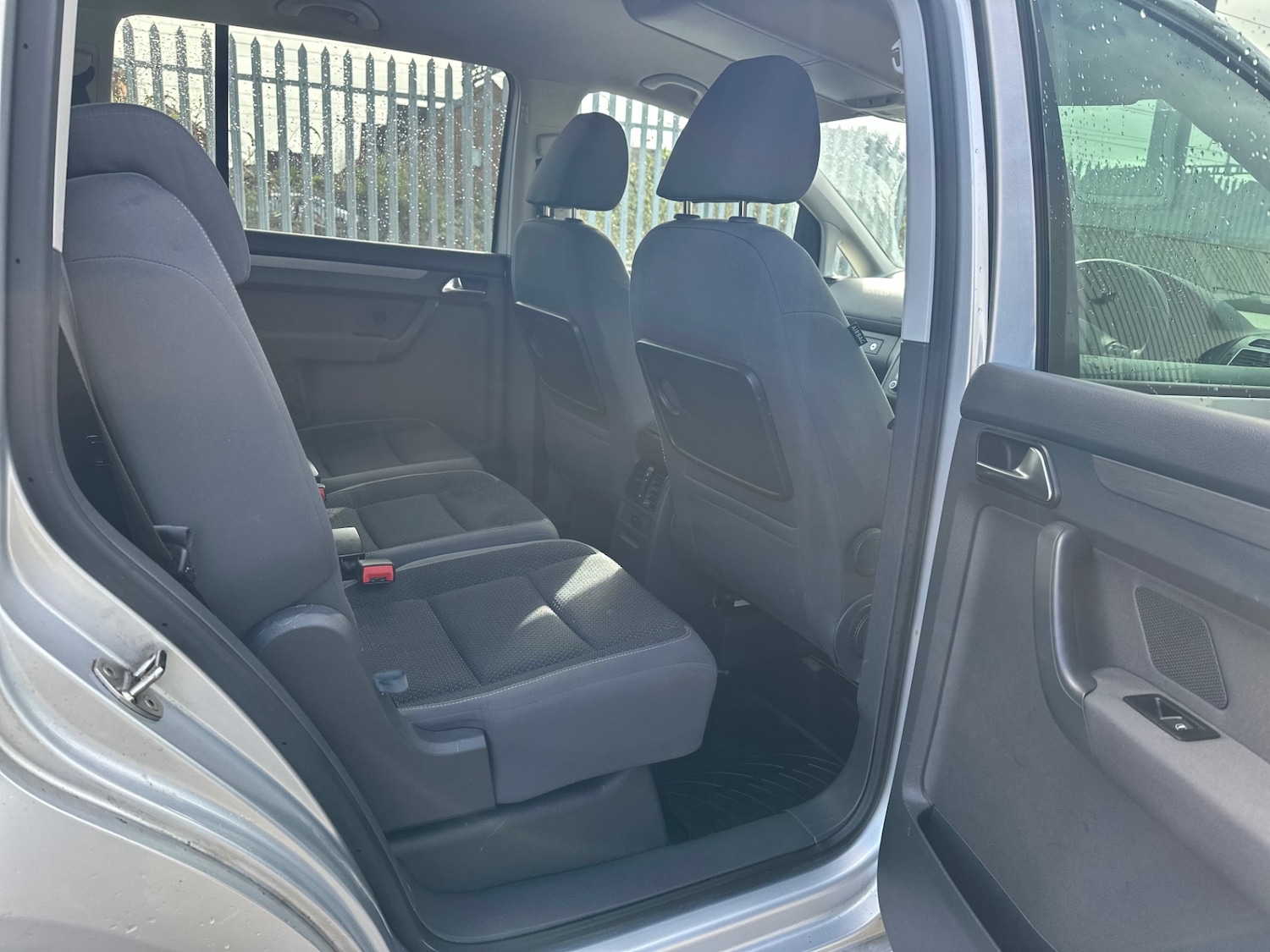 Used Volkswagen Touran 2011 for sale - 77712826: Photo 8