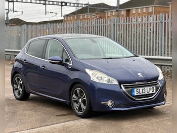 Used Peugeot 208 2013 for sale - 77604920: Photo