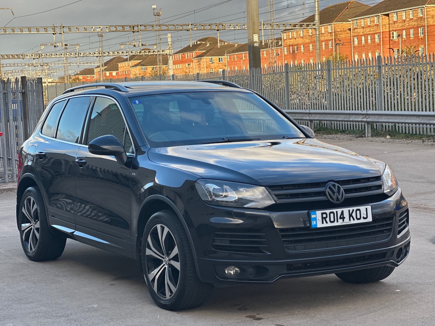 Used Volkswagen Touareg 2014 for sale - 76178180: Photo 2