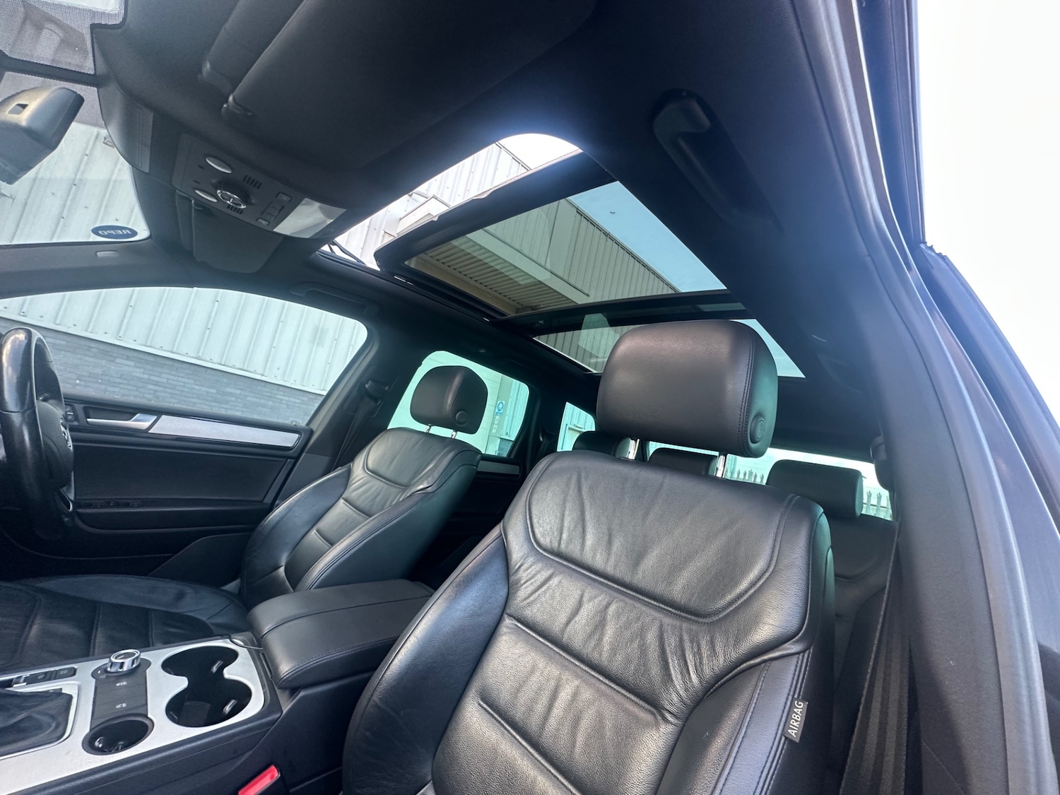 Used Volkswagen Touareg 2014 for sale - 76178180: Photo 25