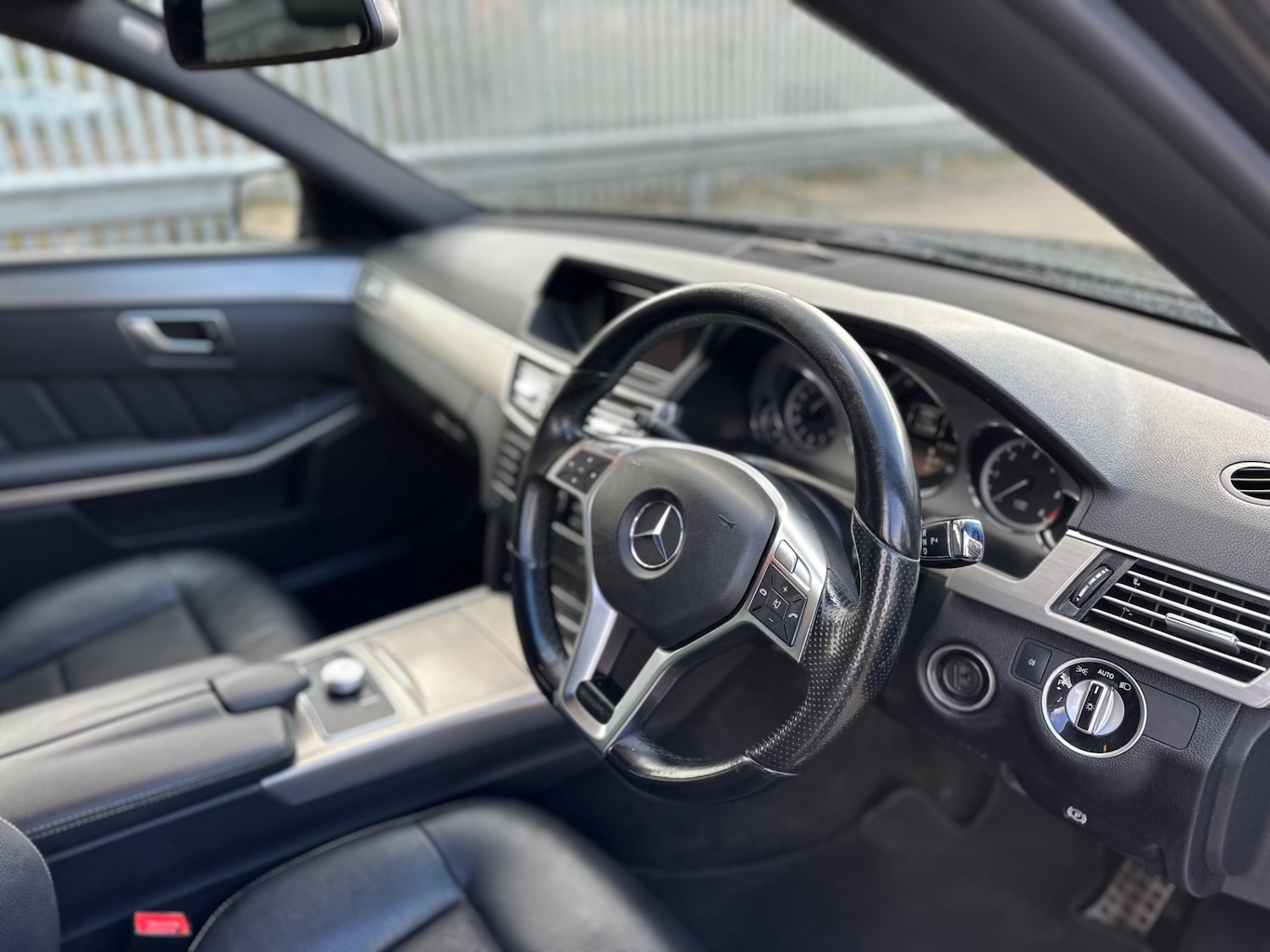 Used Mercedes-Benz E Class 2012 for sale - 77558695: Photo 9