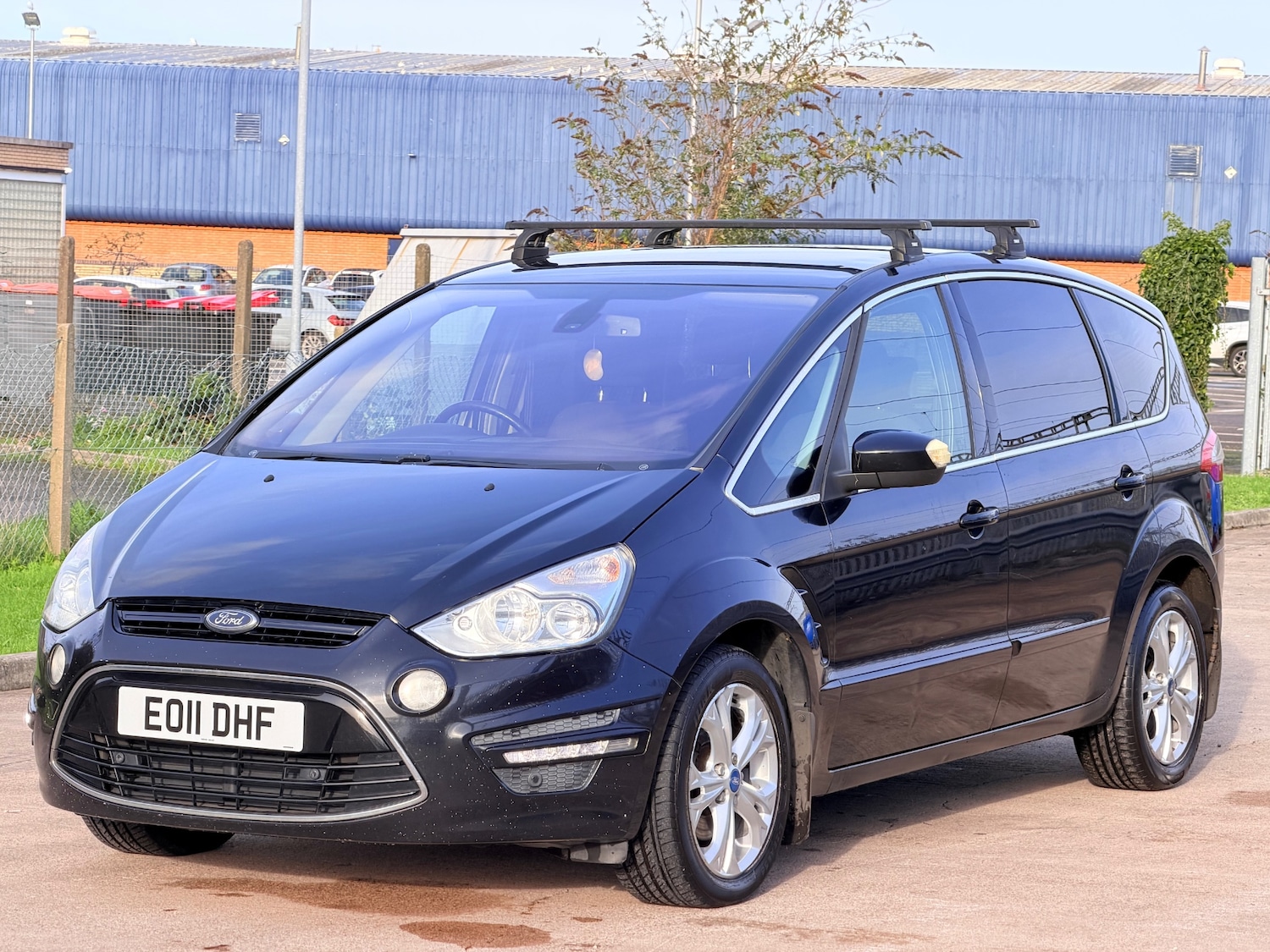 Used Ford S-Max 2011 for sale - 76585617: Photo 2