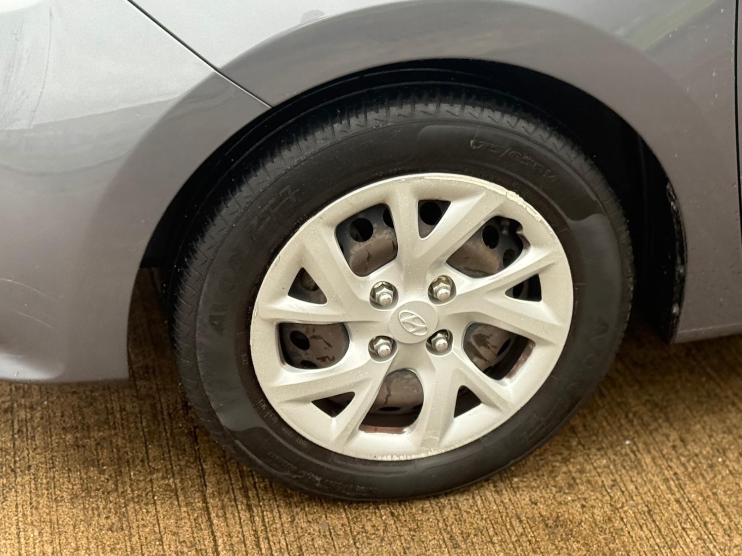 Used Hyundai i10 2018 for sale - 77532332: Photo 10