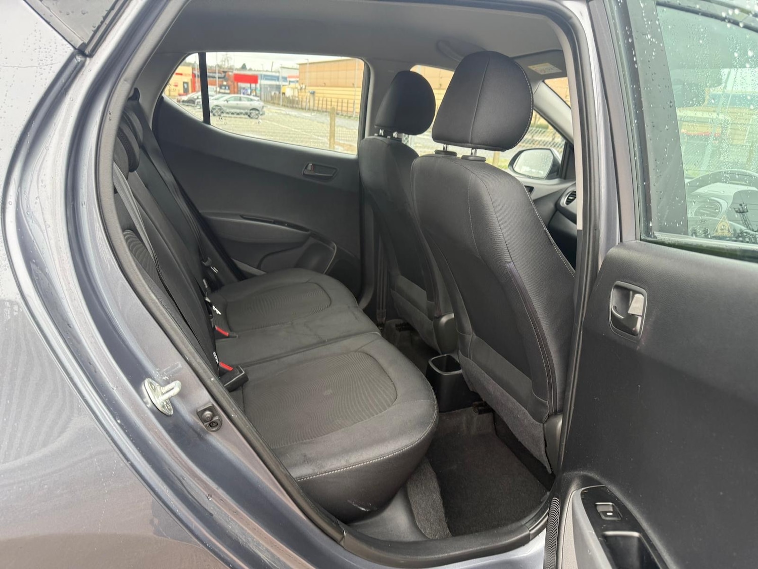 Used Hyundai i10 2018 for sale - 77532332: Photo 15