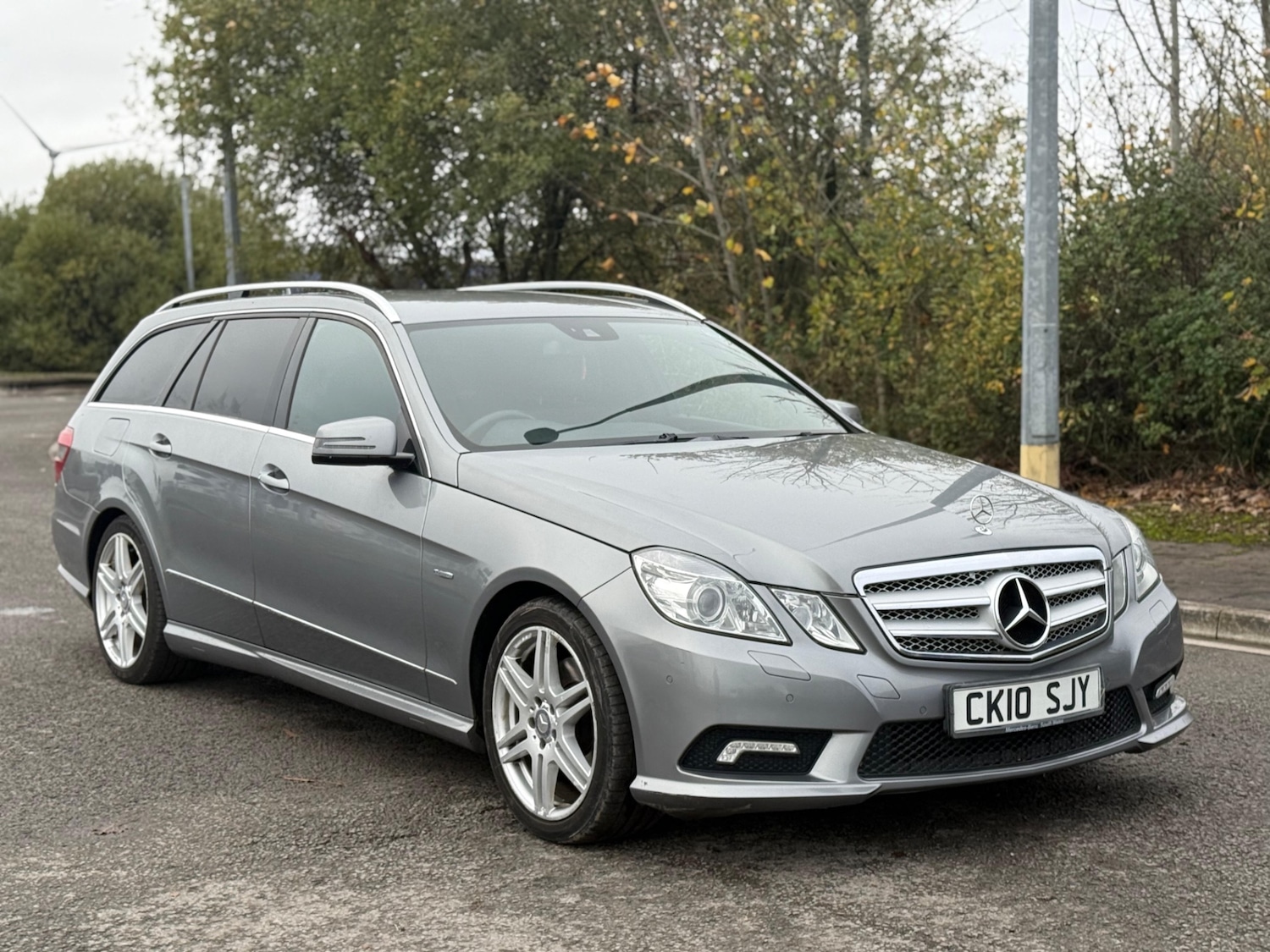 Used Mercedes-Benz E Class 2010 for sale - 76589936: Photo 1