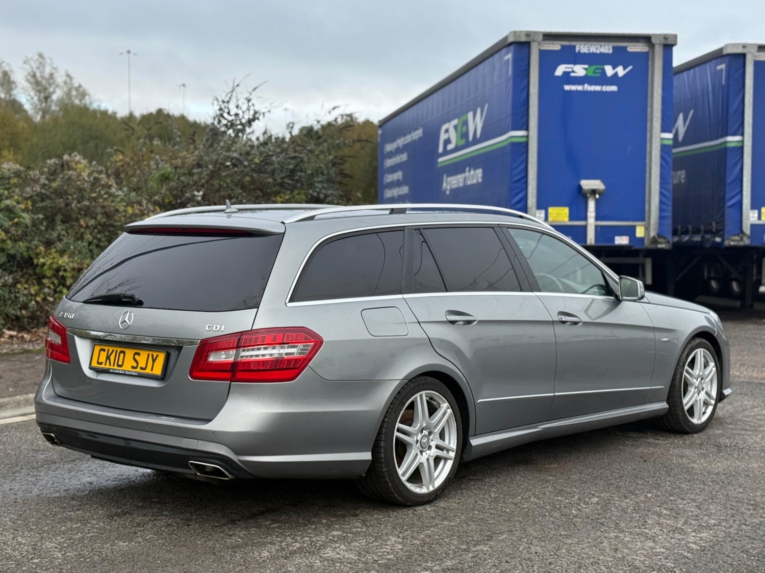 Used Mercedes-Benz E Class 2010 for sale - 76589936: Photo 10