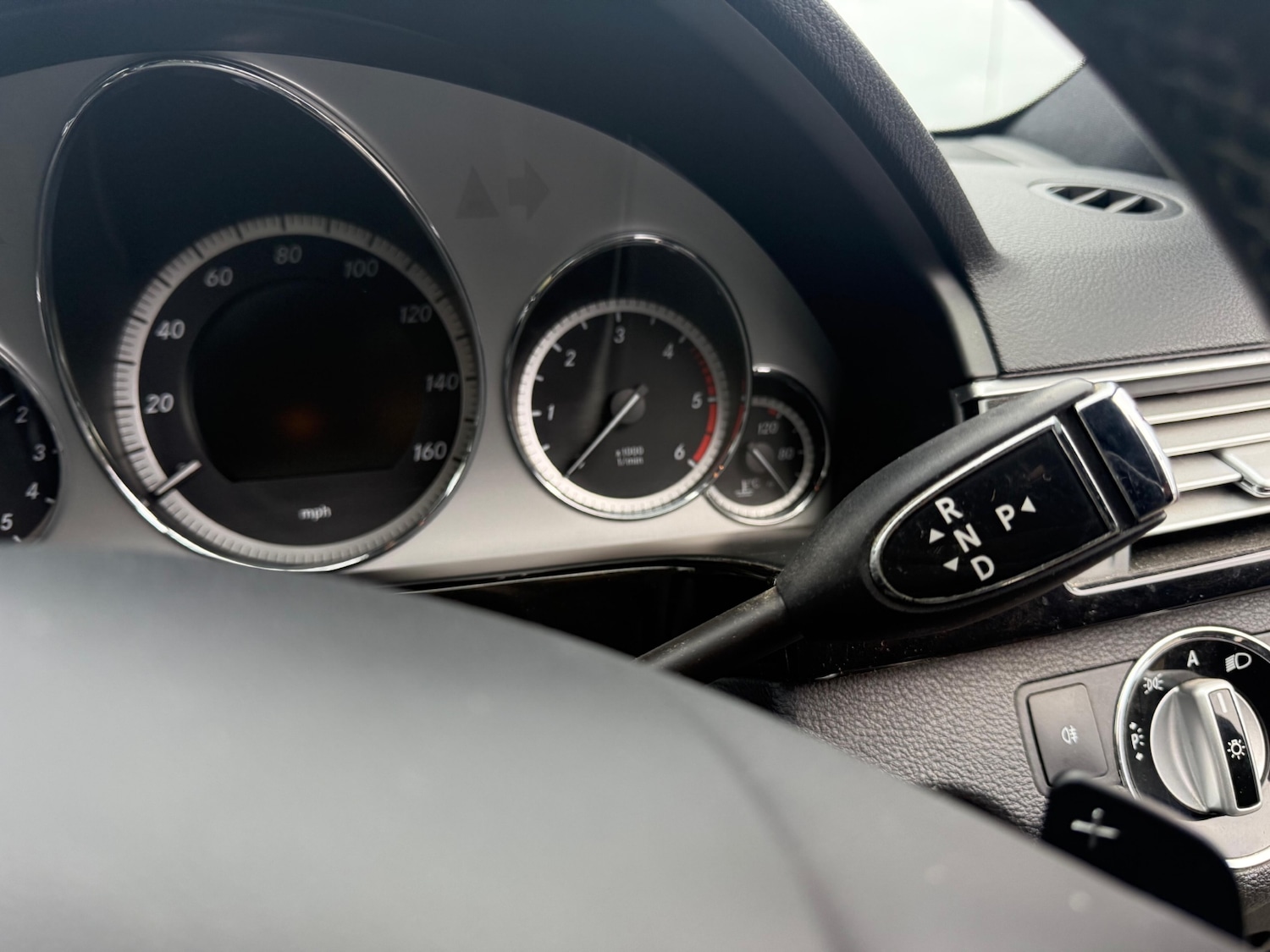 Used Mercedes-Benz E Class 2010 for sale - 76589936: Photo 18