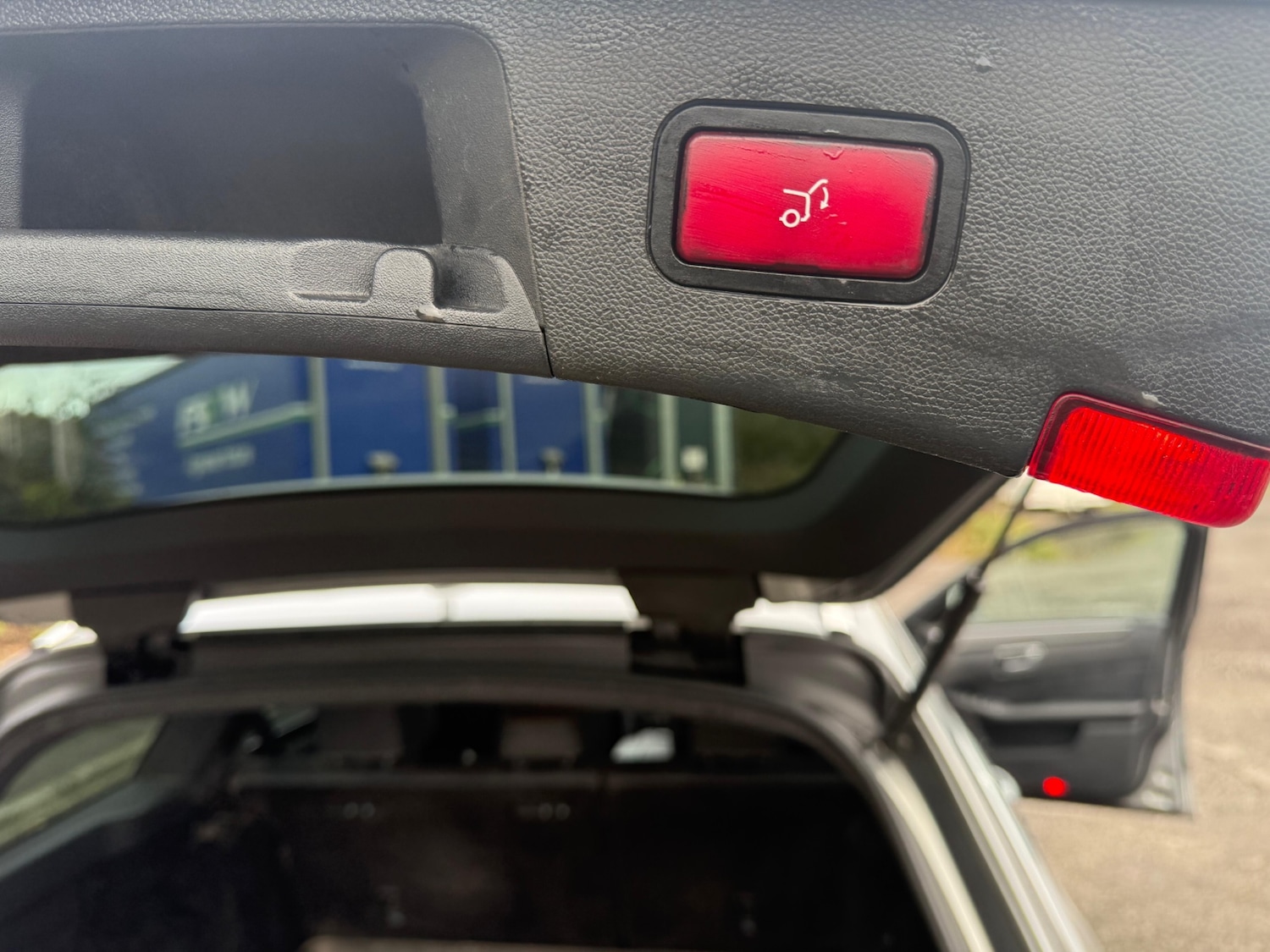 Used Mercedes-Benz E Class 2010 for sale - 76589936: Photo 19