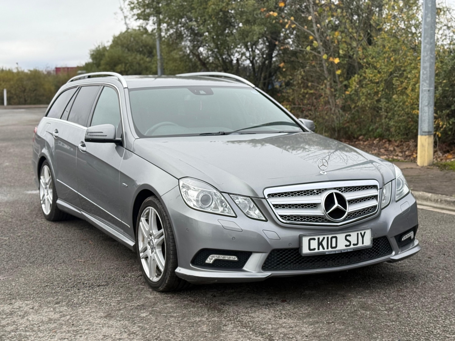 Used Mercedes-Benz E Class 2010 for sale - 76589936: Photo 3
