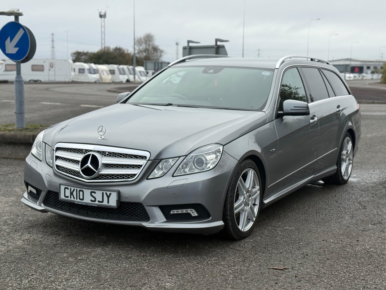 Used Mercedes-Benz E Class 2010 for sale - 76589936: Photo 4