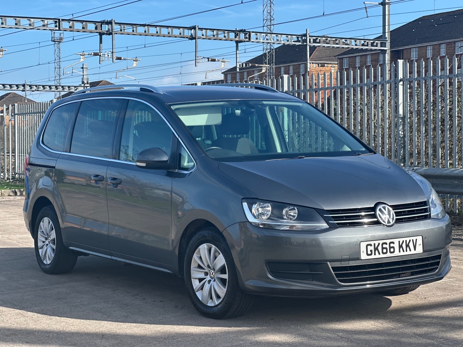 Used Volkswagen Sharan 2016 for sale - 77781573: Photo 2