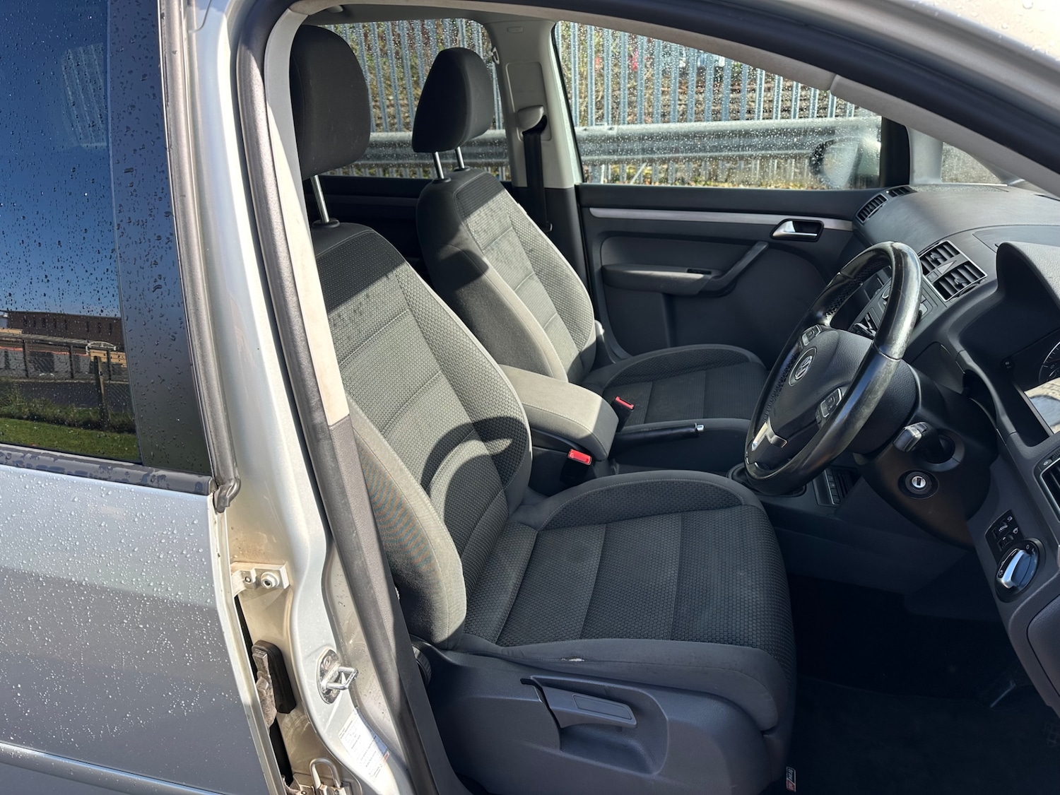 Used Volkswagen Touran 2011 for sale - 77891759: Photo 11