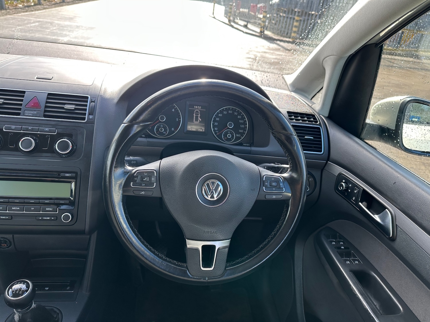 Used Volkswagen Touran 2011 for sale - 77891759: Photo 13