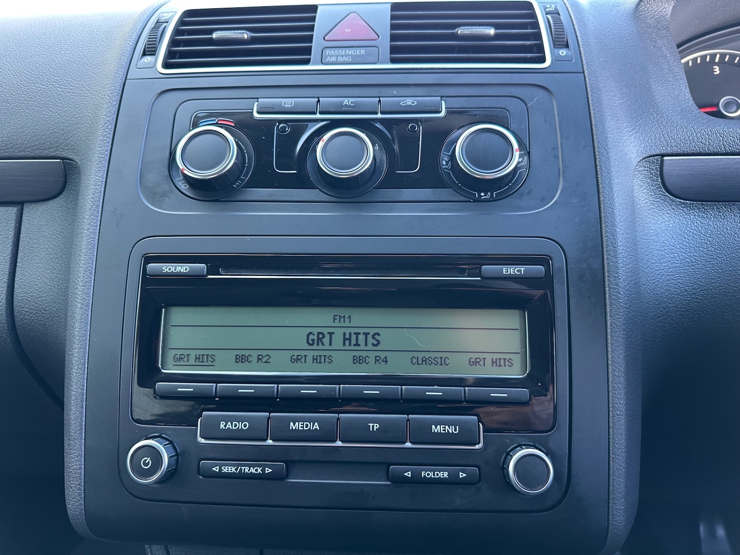 Used Volkswagen Touran 2011 for sale - 77891759: Photo 15