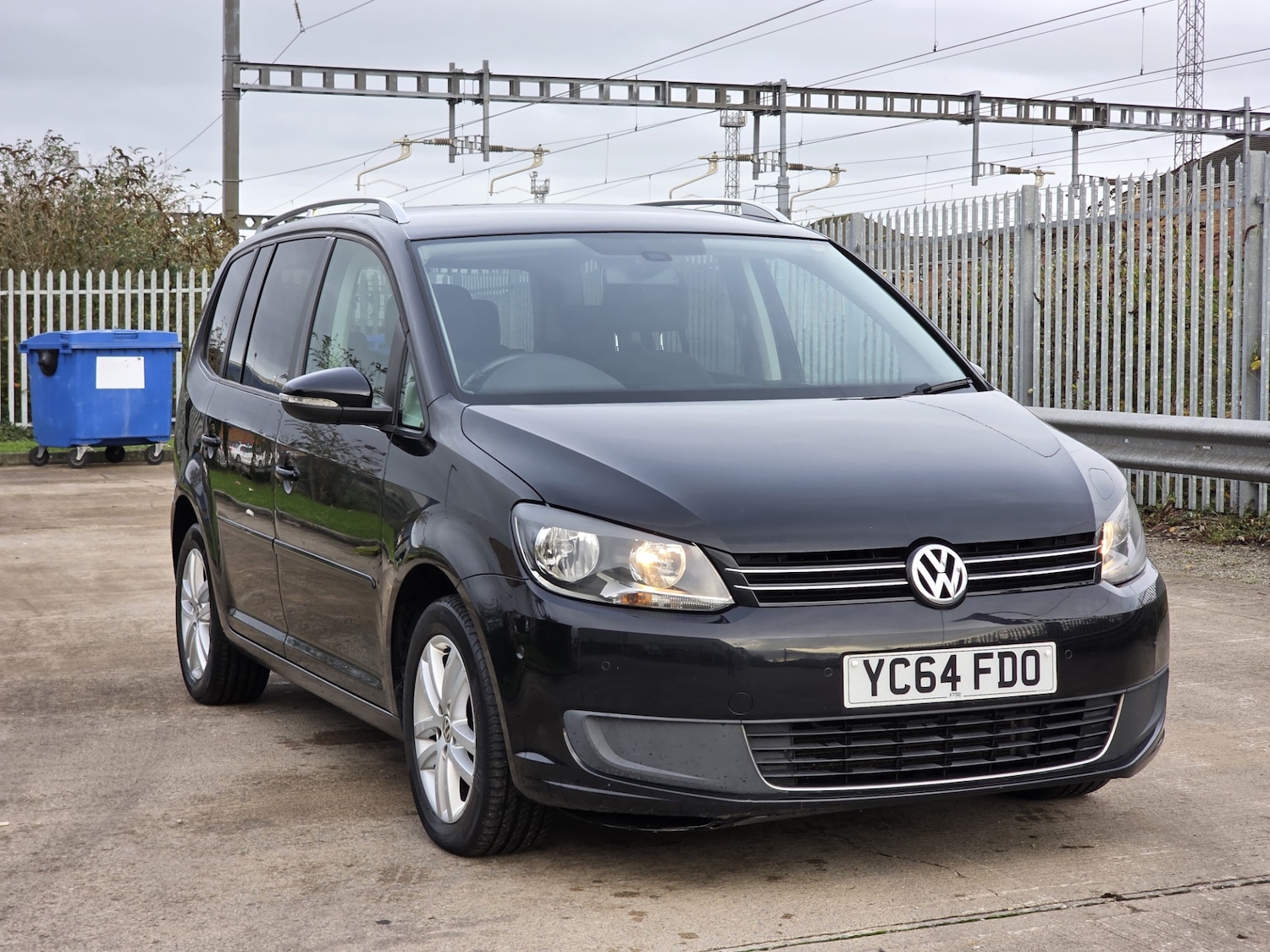 Used Volkswagen Touran 2014 for sale - 76504607: Photo 2