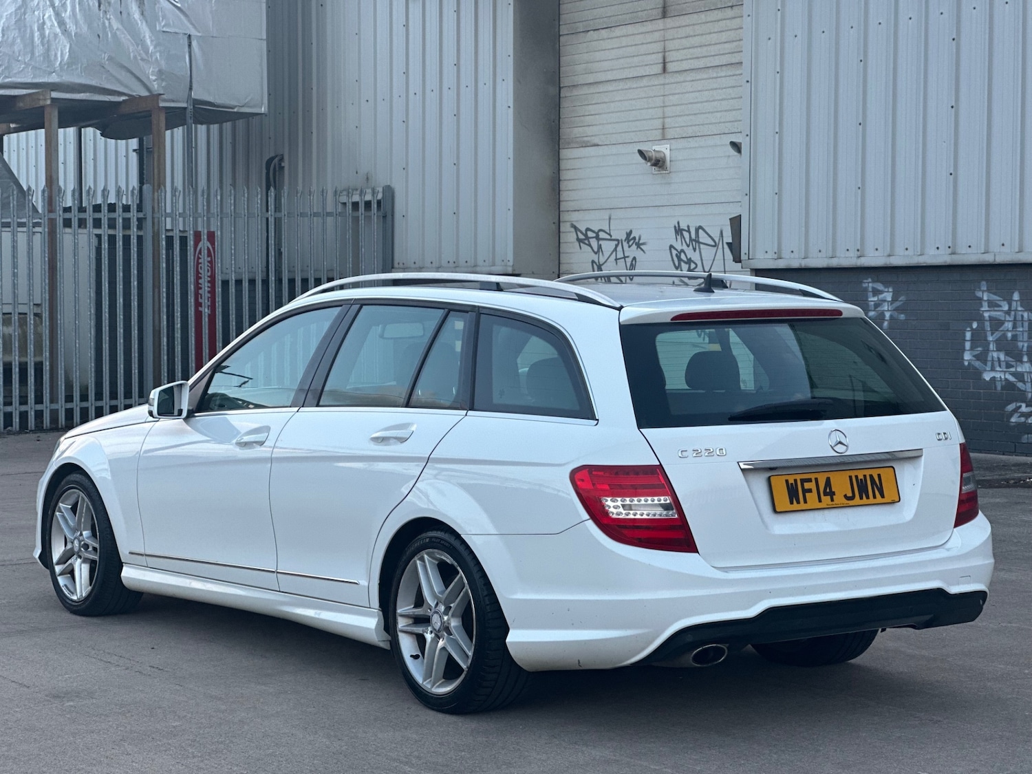 Used Mercedes-Benz C Class 2014 for sale - 76785317: Photo 12