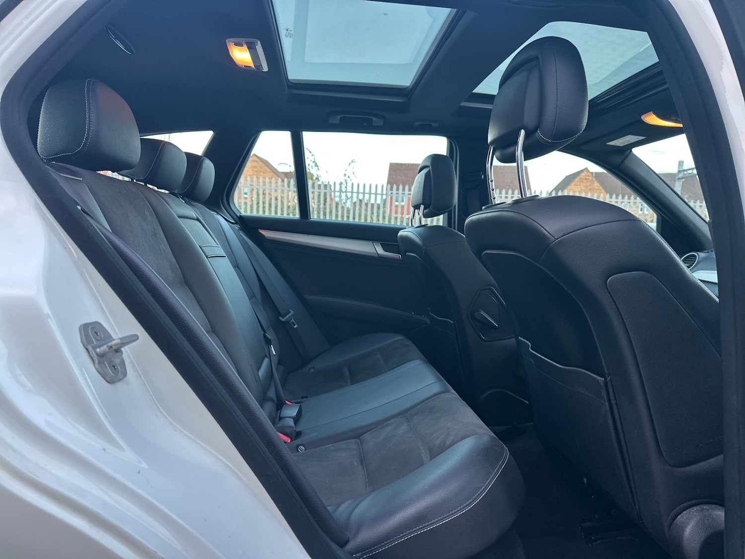 Used Mercedes-Benz C Class 2014 for sale - 76785317: Photo 19