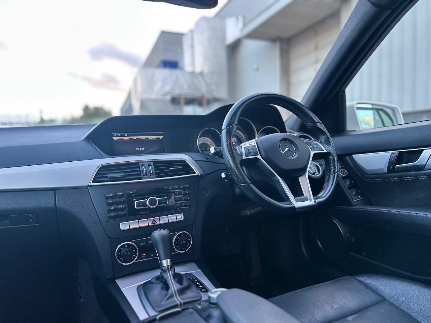 Used Mercedes-Benz C Class 2014 for sale - 76785317: Photo 24