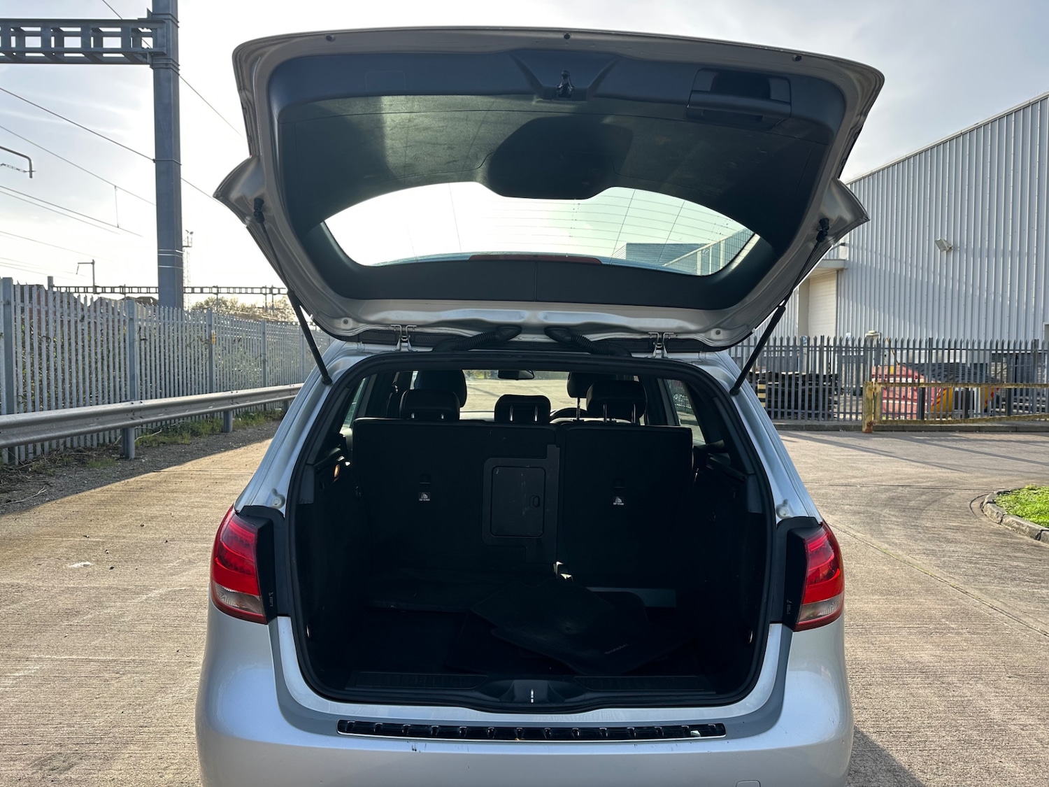 Used Mercedes-Benz B Class 2015 for sale - 76585618: Photo 10