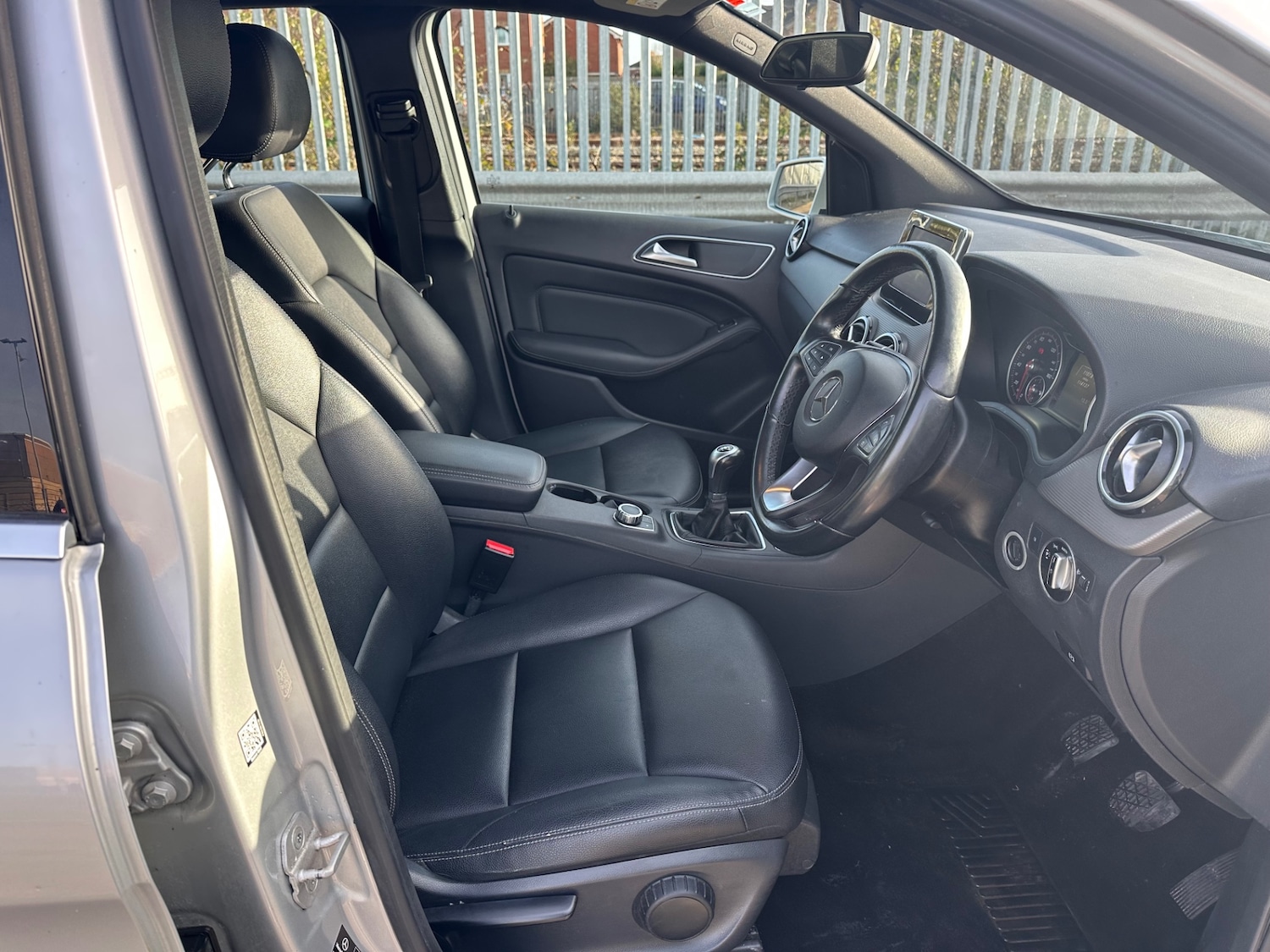 Used Mercedes-Benz B Class 2015 for sale - 76585618: Photo 12