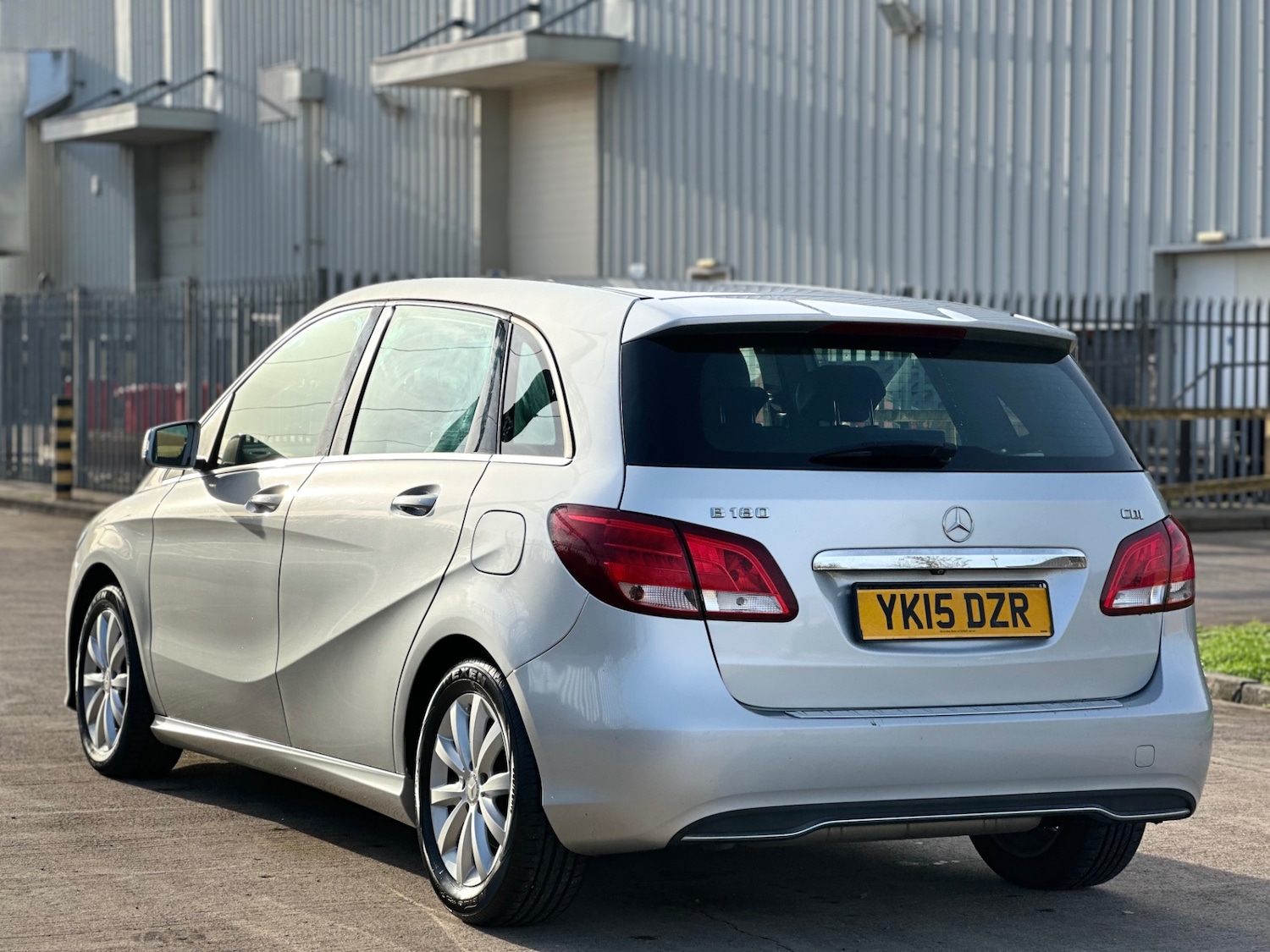 Used Mercedes-Benz B Class 2015 for sale - 76585618: Photo 5