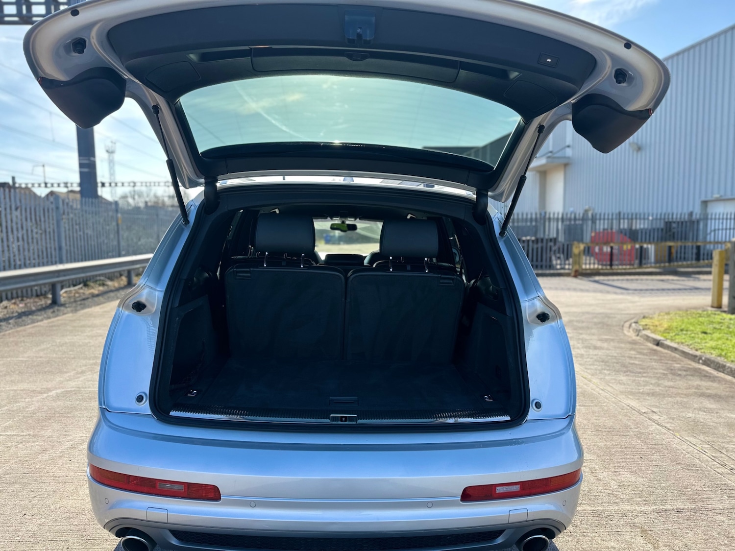 Used Audi Q7 2011 for sale - 77678741: Photo 17