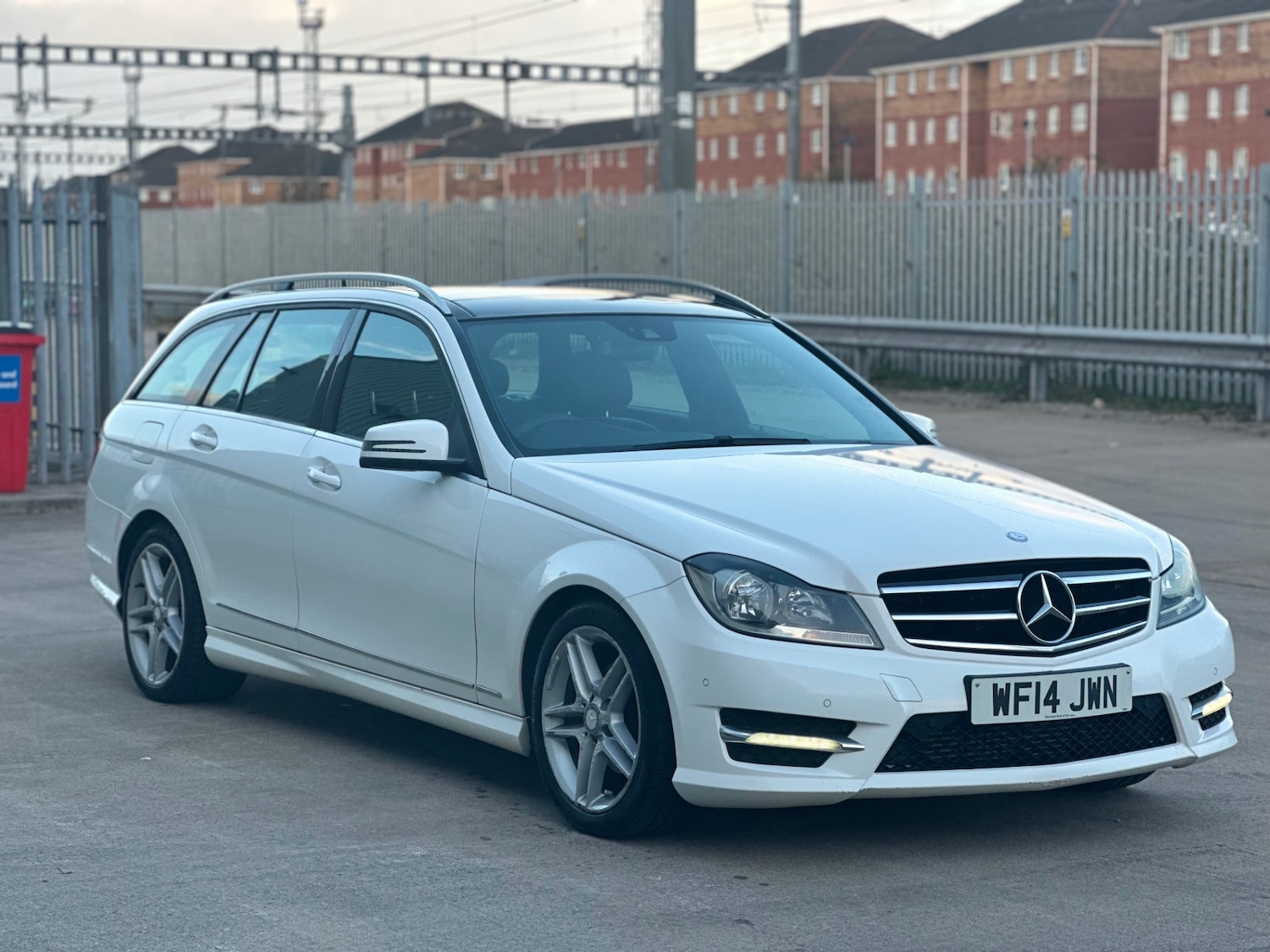 Used Mercedes-Benz C-Class 2014 for sale - 76178181: Photo 1