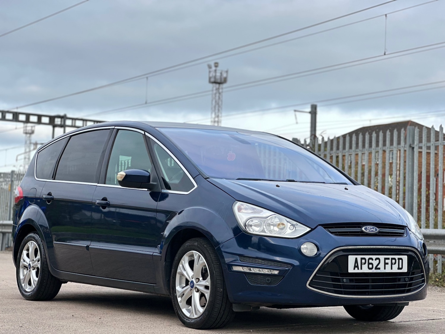 Used Ford S-Max 2012 for sale - 76113038: Photo 2
