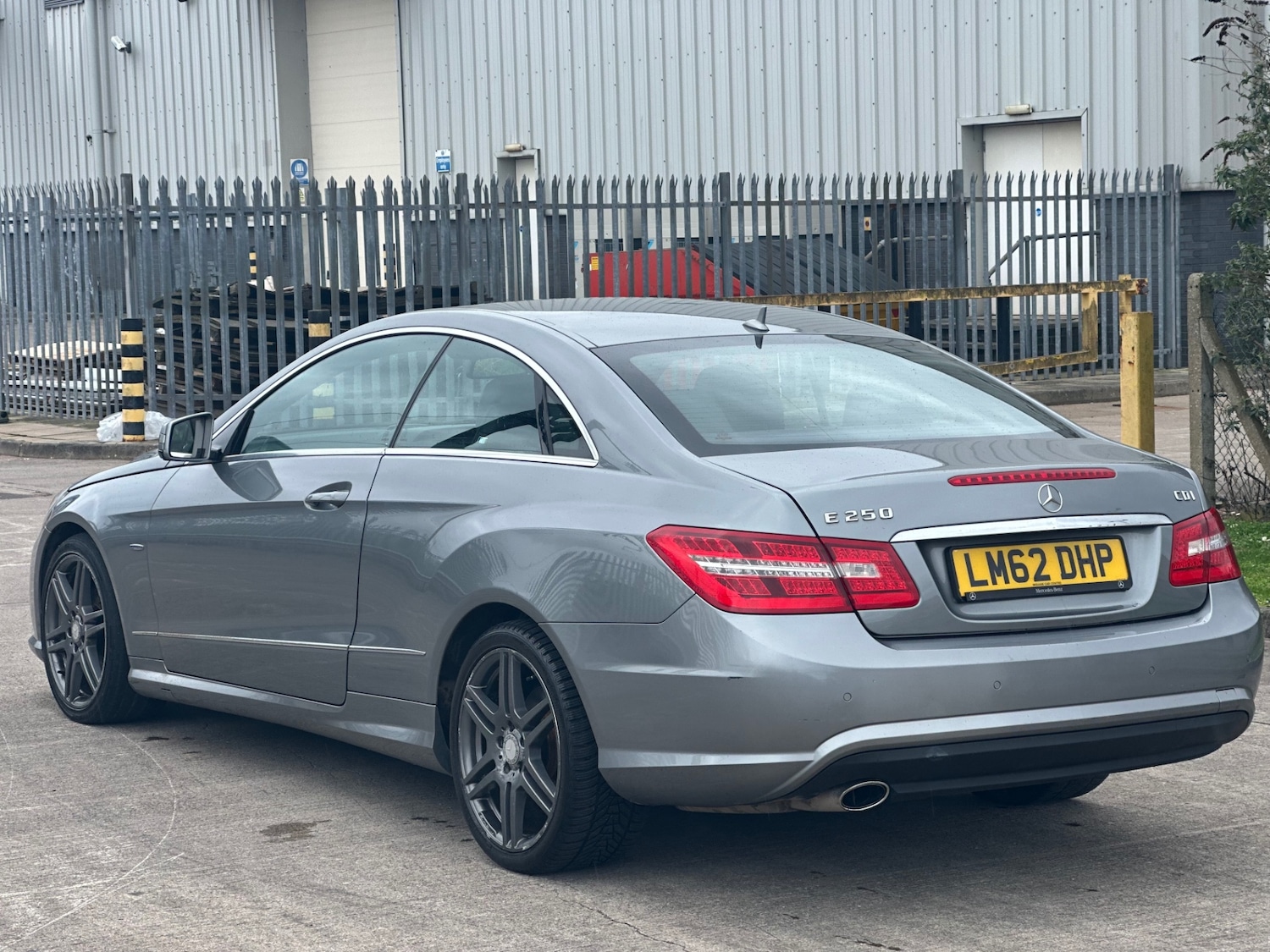 Used Mercedes-Benz E Class 2012 for sale - 77678891: Photo 5