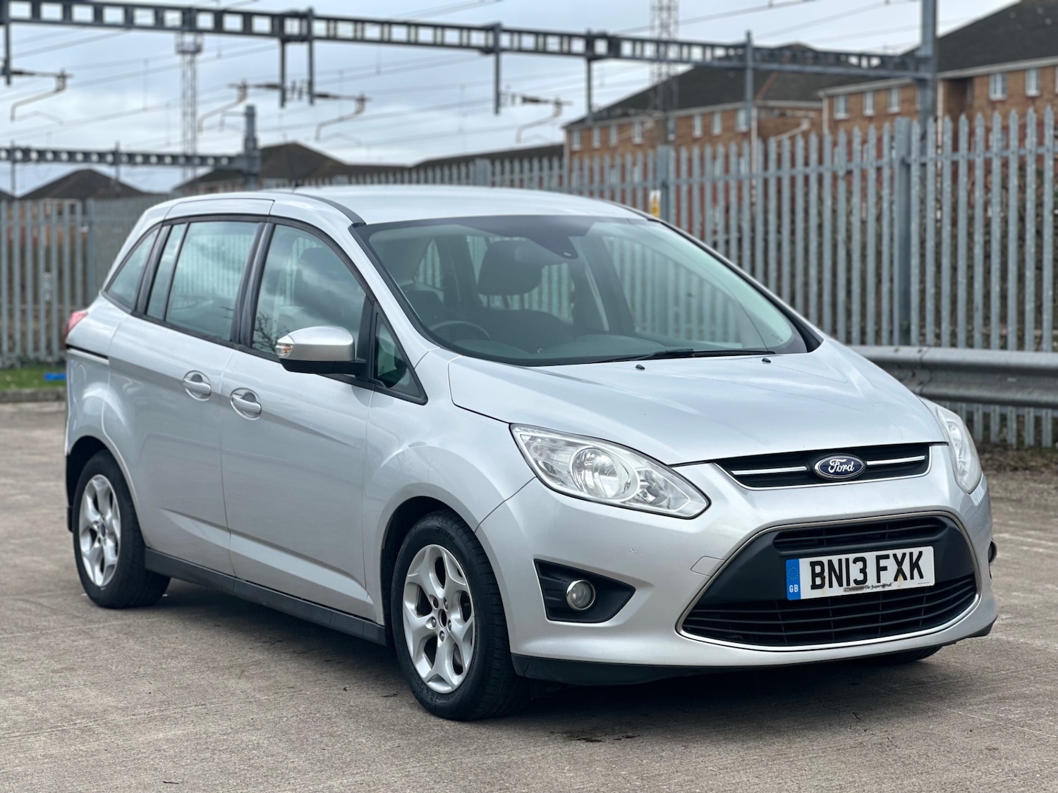 Used Ford Grand C-Max 2013 for sale - 77712872: Photo 3