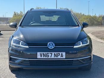 Used Volkswagen Golf 2017 for sale - 76113042: Photo 2