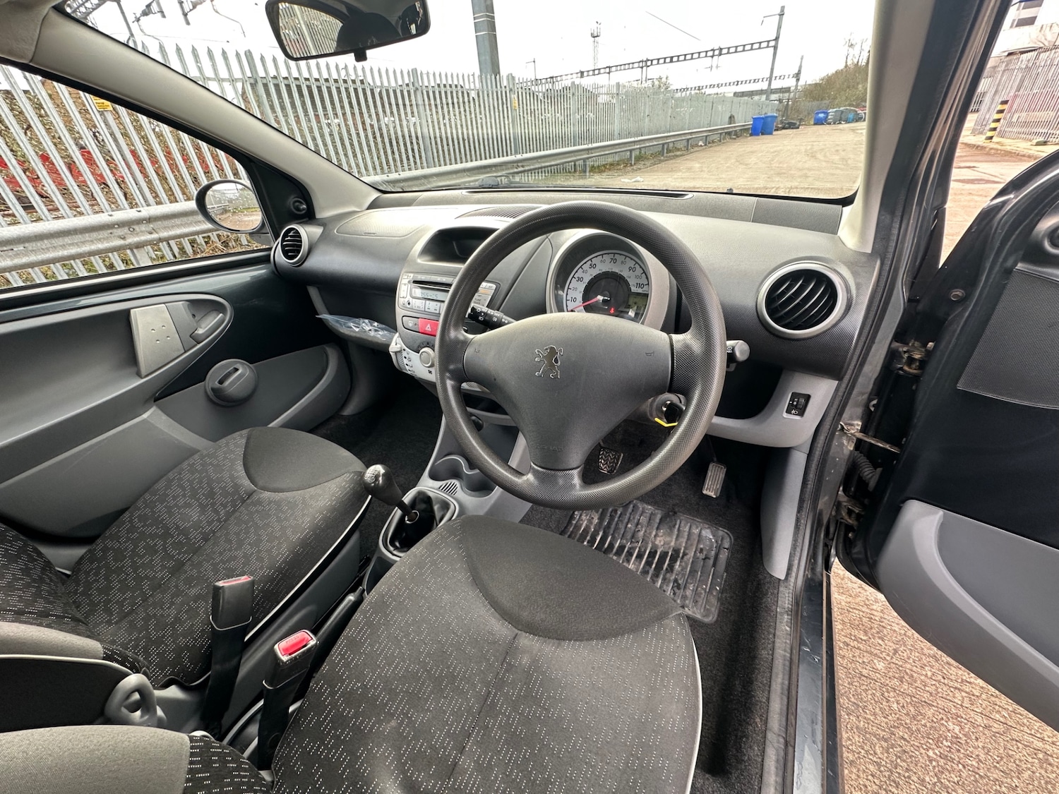 Used Peugeot 107 2010 for sale - 77632585: Photo 12