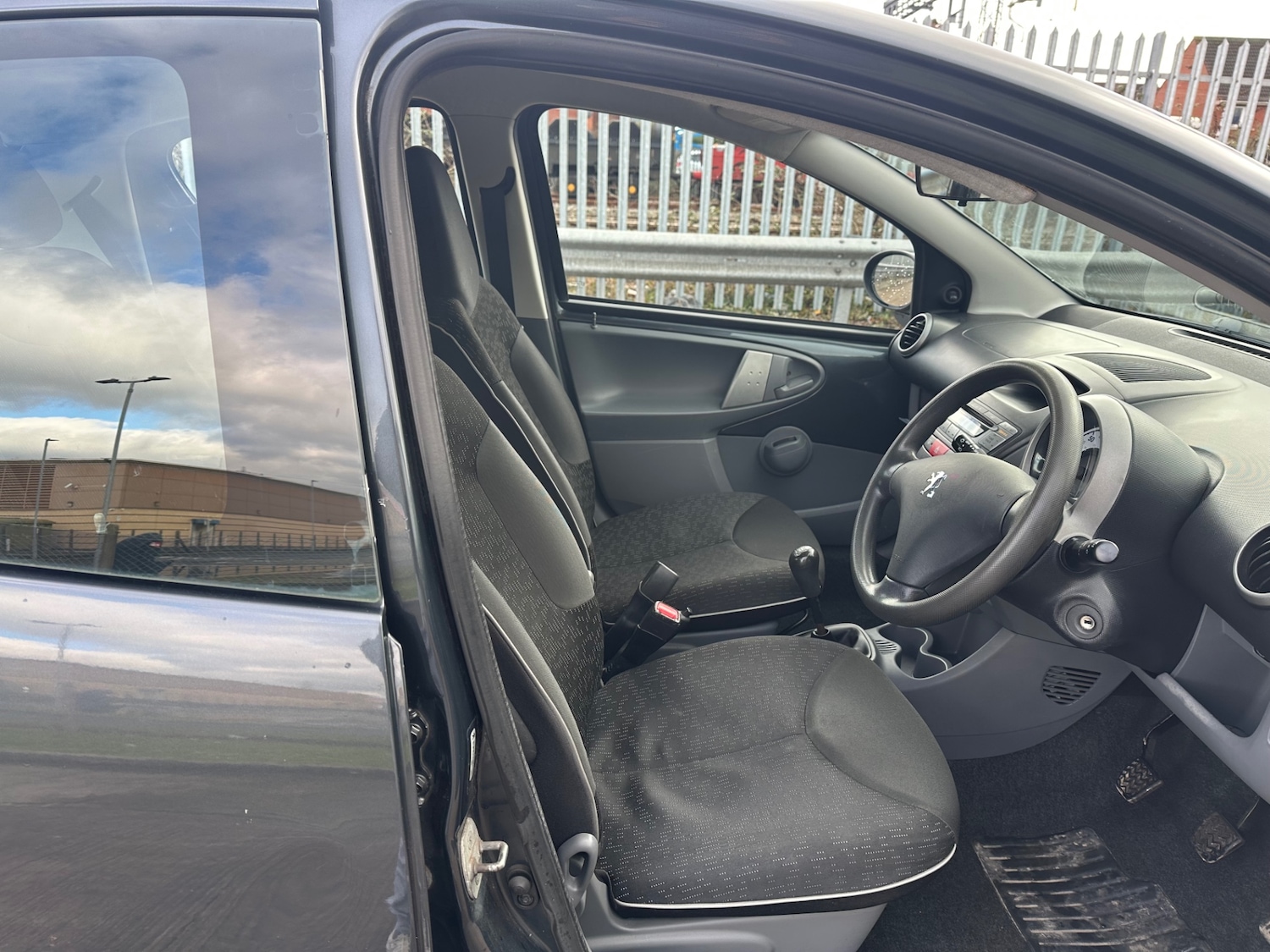 Used Peugeot 107 2010 for sale - 77632585: Photo 9