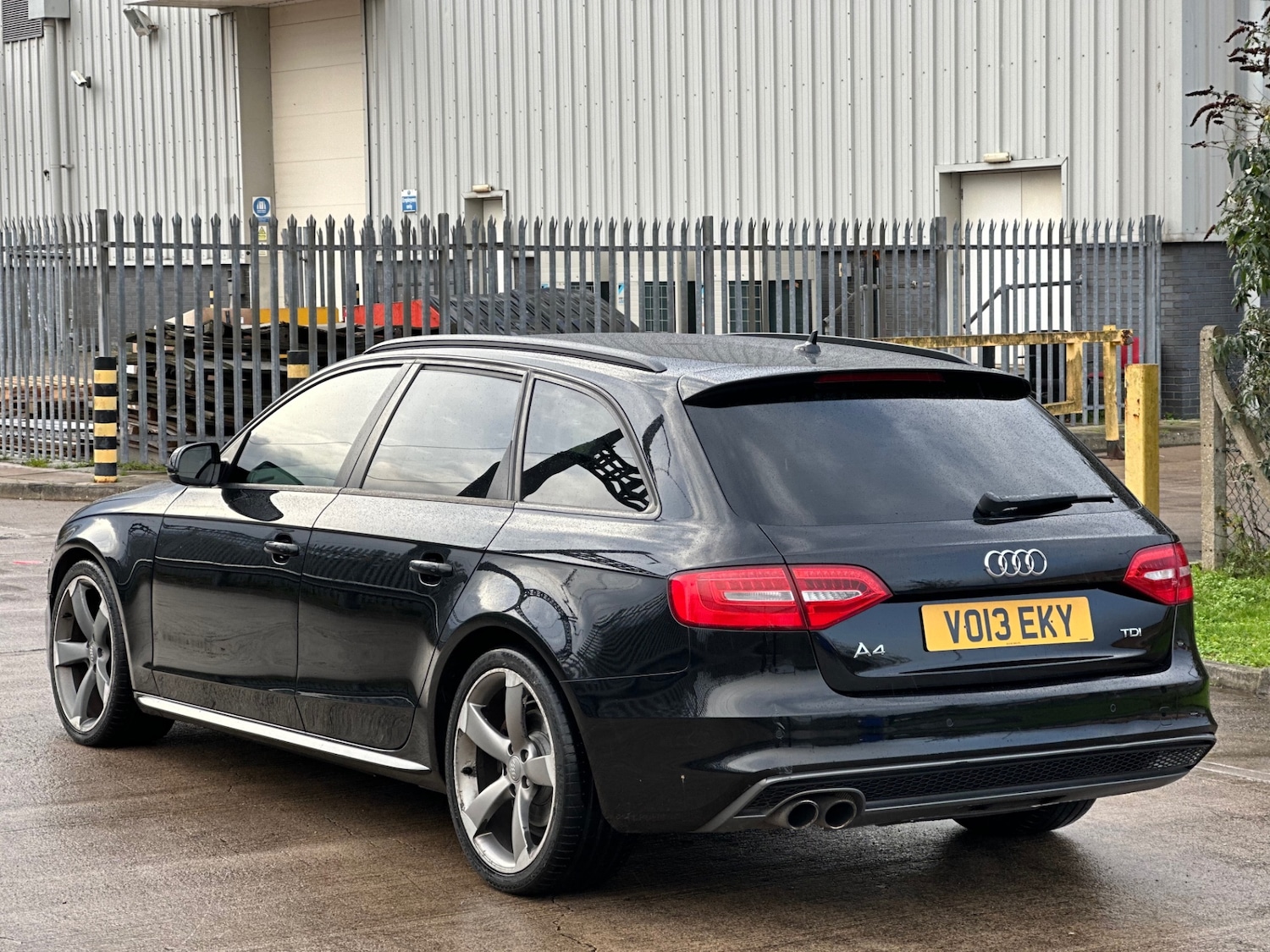 Used Audi A4 2013 for sale - 76785284: Photo 6